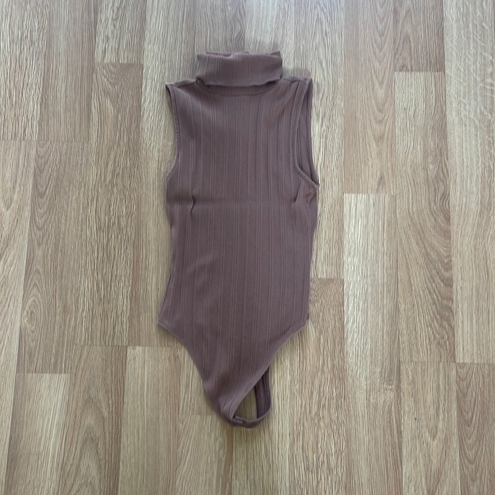 AE Ribbed Sleeveless Turtleneck Bodysuit